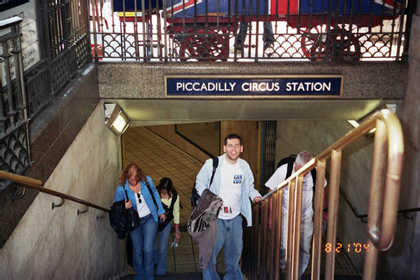 jim_picadilly_circus_station